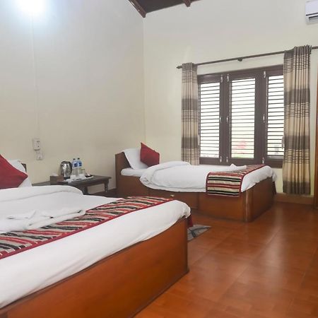 Unique Wild Resort Sauraha Exterior foto