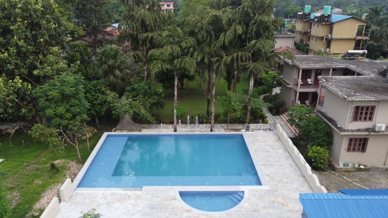 Unique Wild Resort Sauraha Exterior foto